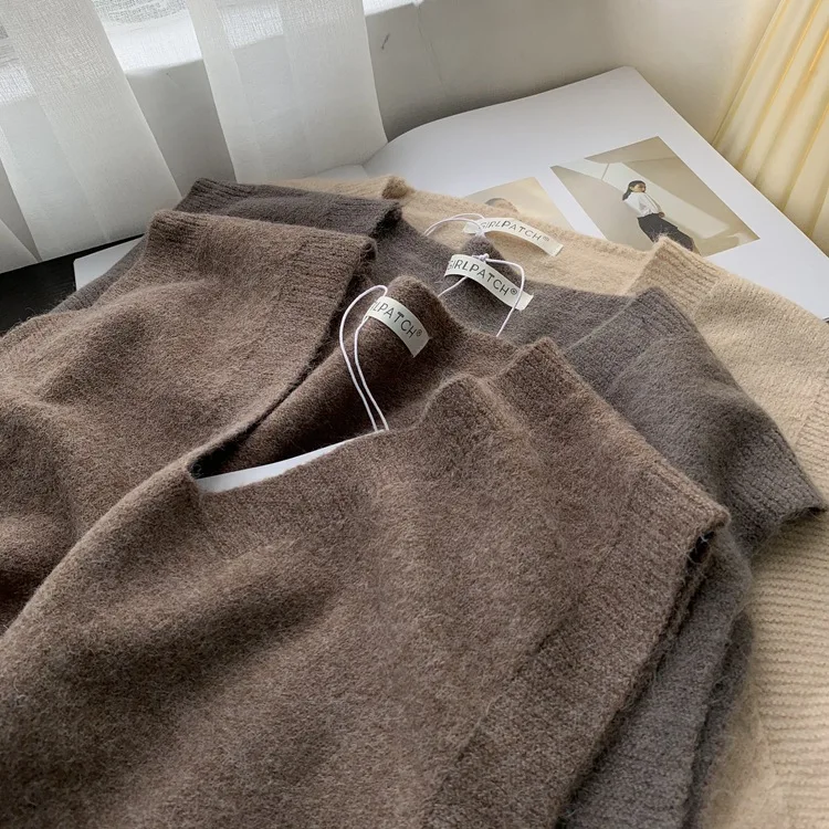 

2024 fashion V-neck knitted vest women's sweater autumn and winter new Korean loose wild sweater vest sleeveless sweater R179