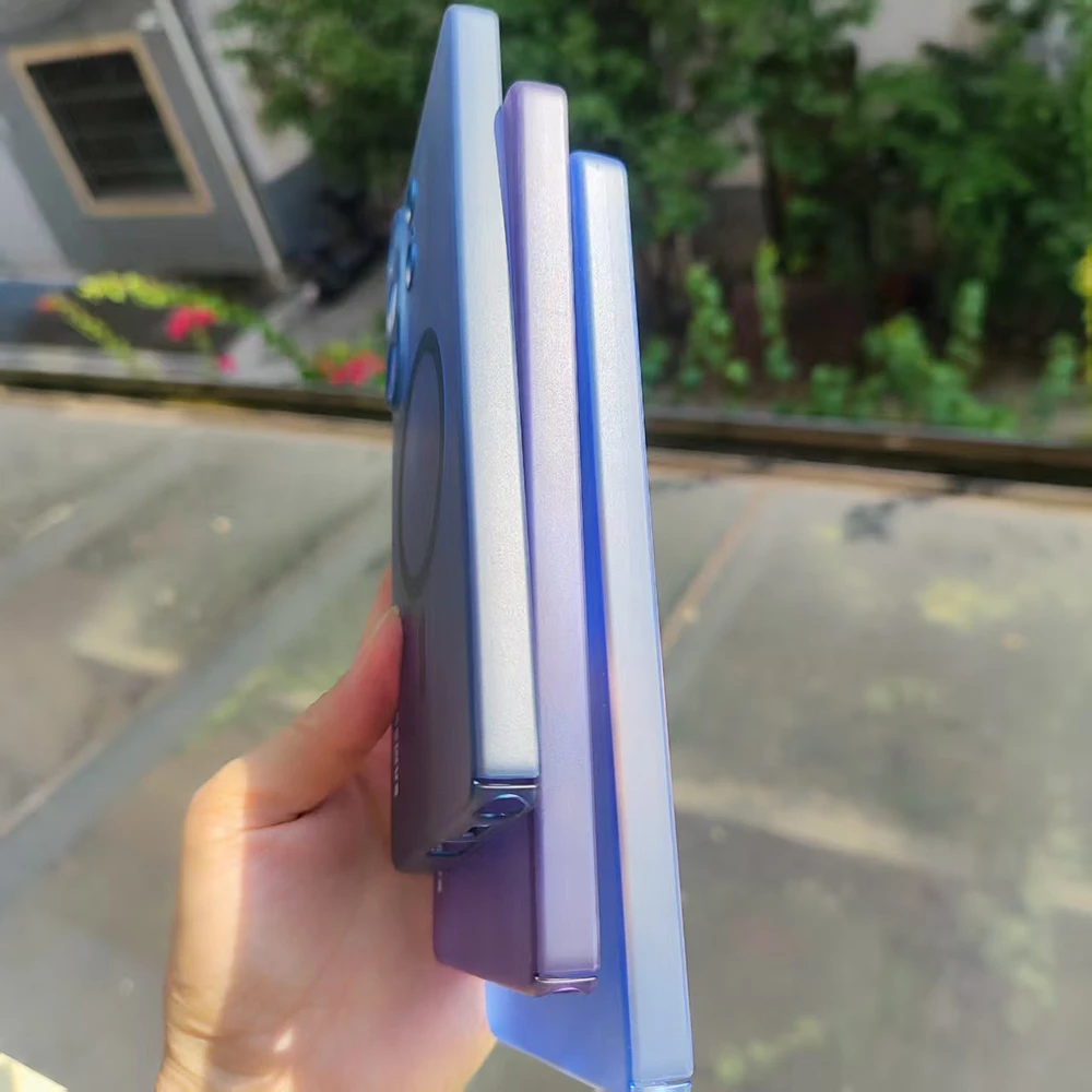 Slim Ice Mist Transparent Magnetic Case with Wireless Charging and Shockproof Protection