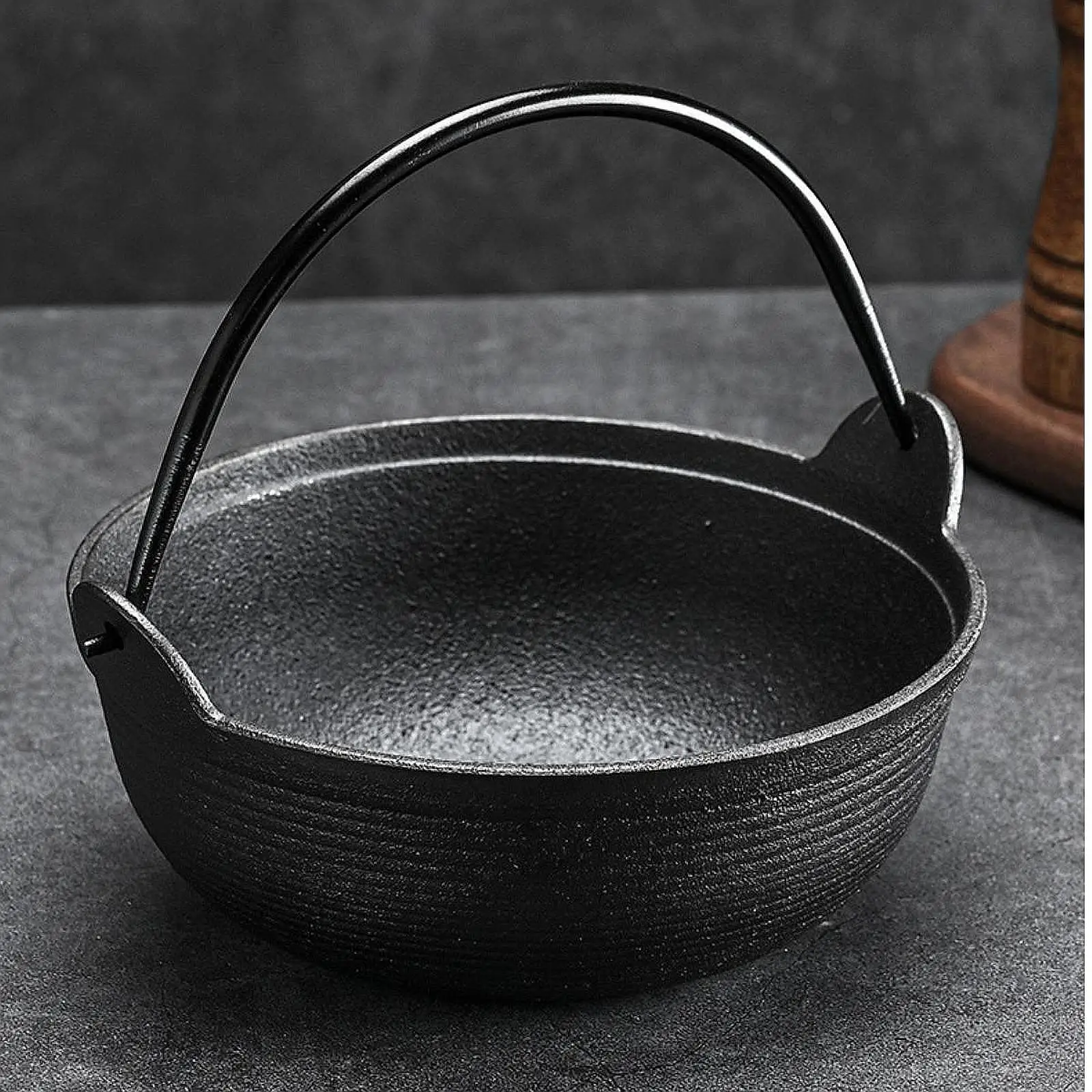 Sukiyaki Pot Tableware with Handle Cookware Cast Iron Utensil Japanese Design Cooking Pot for Restaurants Stews Outdoor Braising