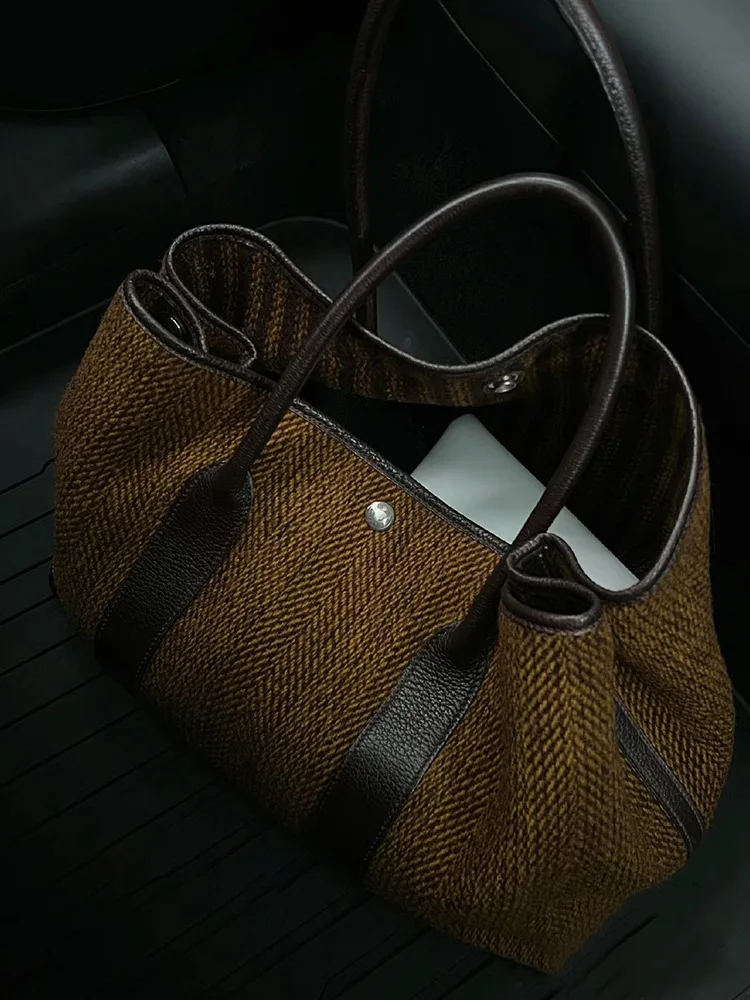 Fashion New Woven Fashion Casual Tote Bag 2024 Summer Commuter Shoulder Personalized Large Capacity Women's Bag