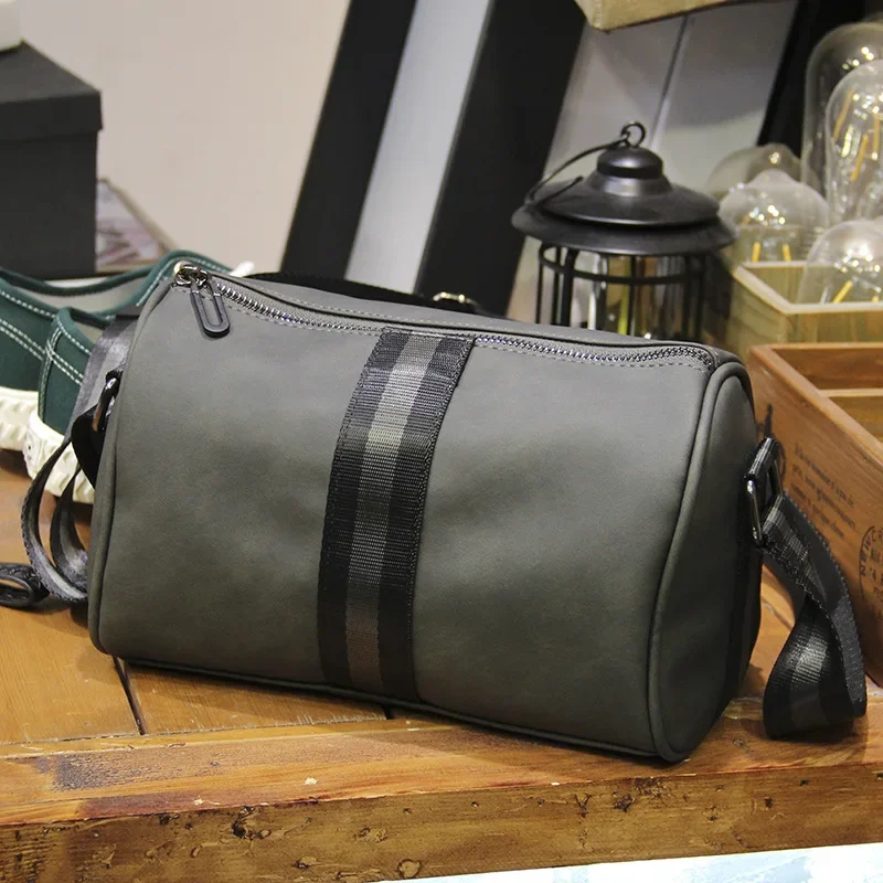 

Versatile and Spacious Shoulder Bag for Everyday Use