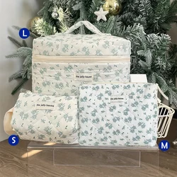 Chic Quilted Cotton Cosmetic Organizer - Portable Zipper Handbag - M (Star Floral)