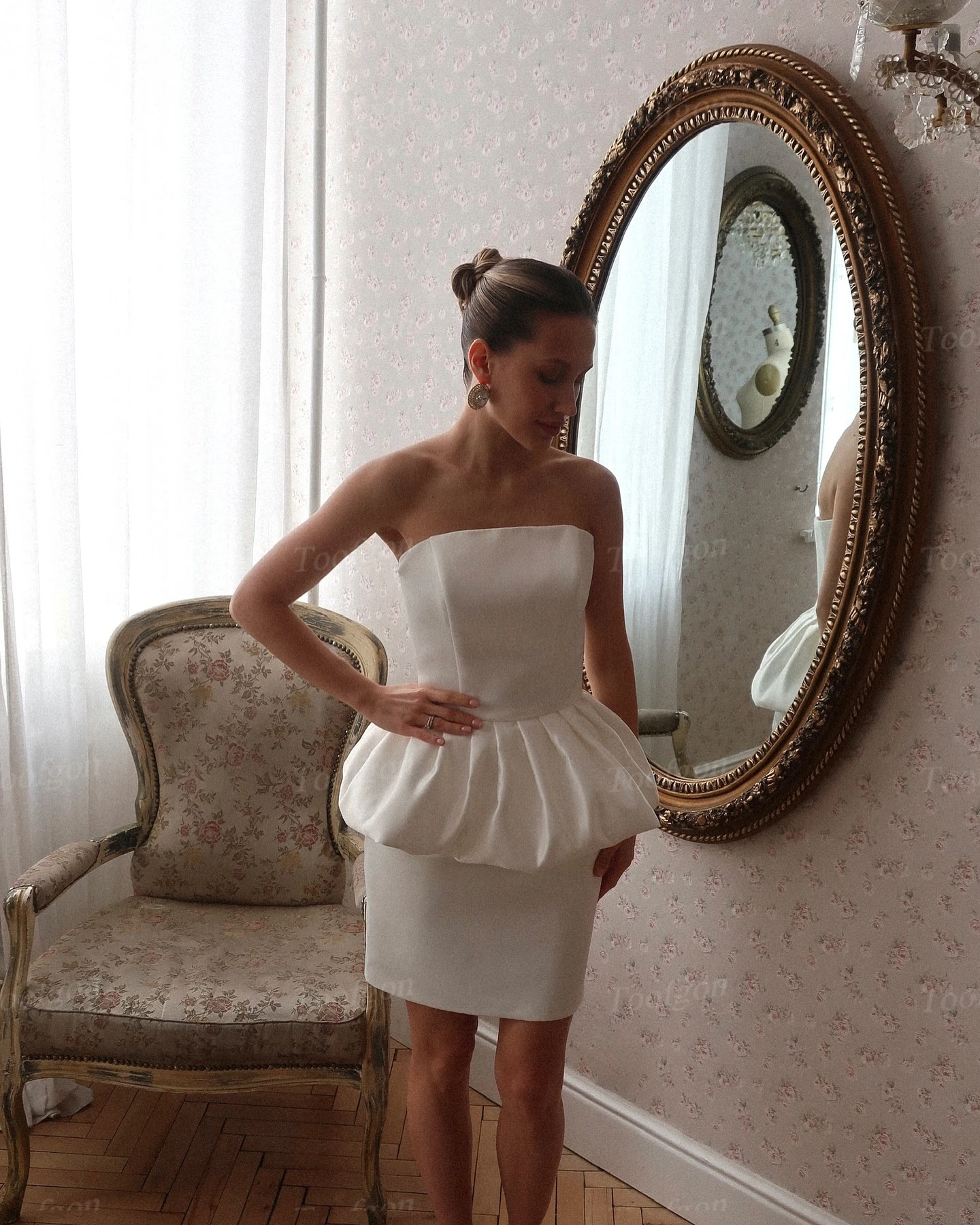 CUT OUT DRESS WITH KNOT FRONT DE HAAR MEMOIRS