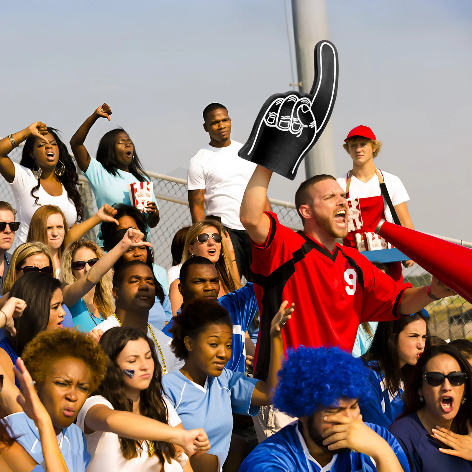 Рисунок 2 - перчатки для болельщиков из ЭВ