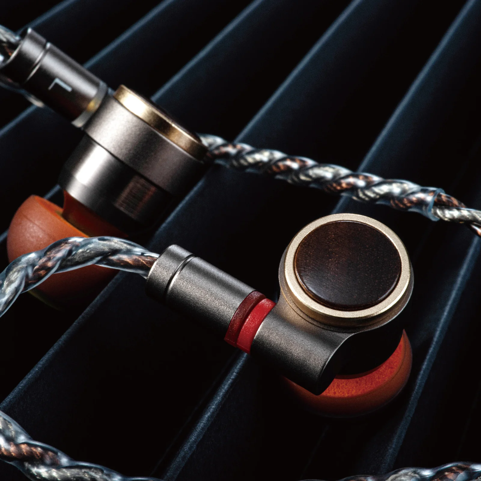 TINHIFI T4 PLUS HIFI In Ear IEMs Earphones Space Station Carbon Composite Diaphragm Dynamic Dirver Monitor with 2pin 0.78 Cable 5