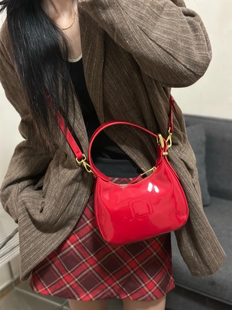 

2024 New Luster Patent Leather Hobos Lady Underarm Bag Brand High Quality Crossbody Shoulder Bag Women Commuter Leisure Handbag