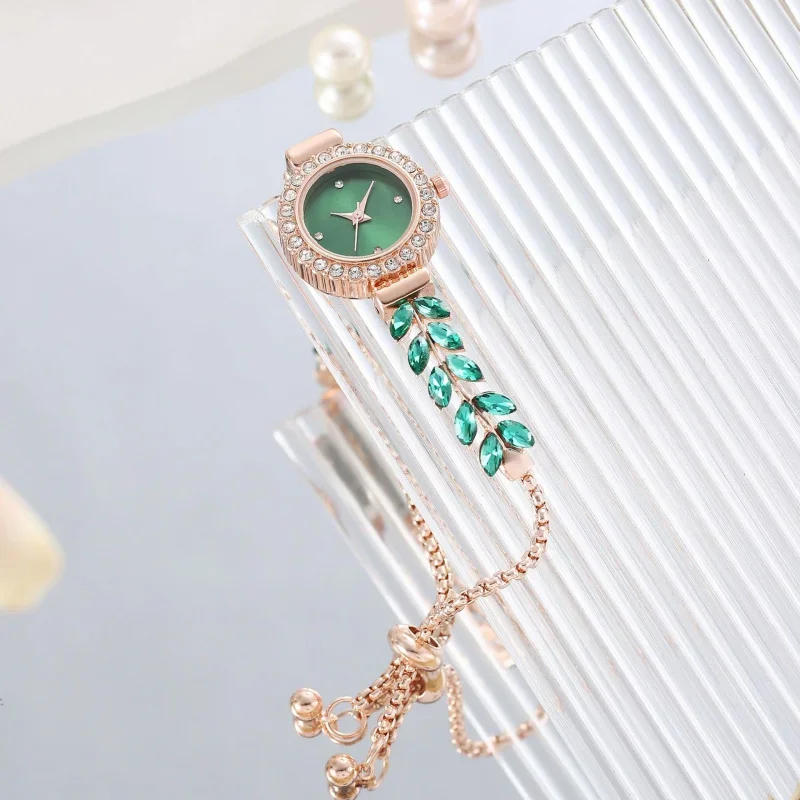 Vintage Elegant Baroque Rhinestone Quartz Women's Watch Sparkling Crystal Classic Design Perfect Accessory for Daily Wear 2