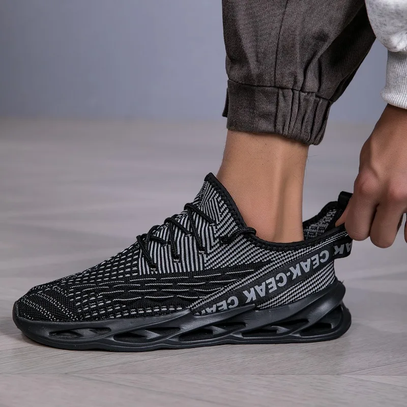 MAEDEF Men's Breathable Mesh Running Sneakers with Thick Soles