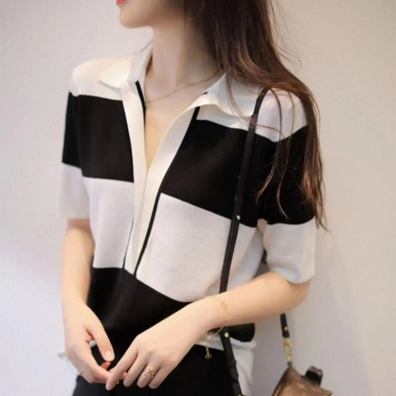 

Summer Short Sleeve New V-Neck Color Contrast Stripe Top Knitted Women's Casual Fashion Elegant Pullovers Clothes Female Tees