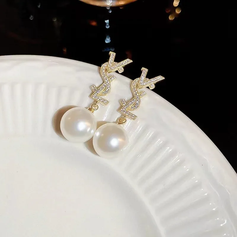 Vintage Glam Gold Matte Stud Earrings 4