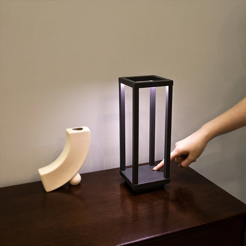 

the new cross-border charging desk lamp, camping lamp, touch usb bedside lamp in nightlight Hotel.