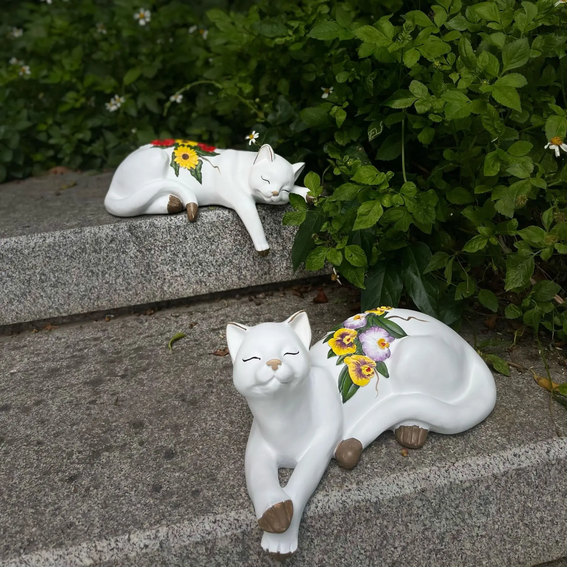 

Miniature Tabletop Garden Ornament, Cute Cat Figurines, Yard Craft, Landscaping for Home, Outdoor Decoration, Gift