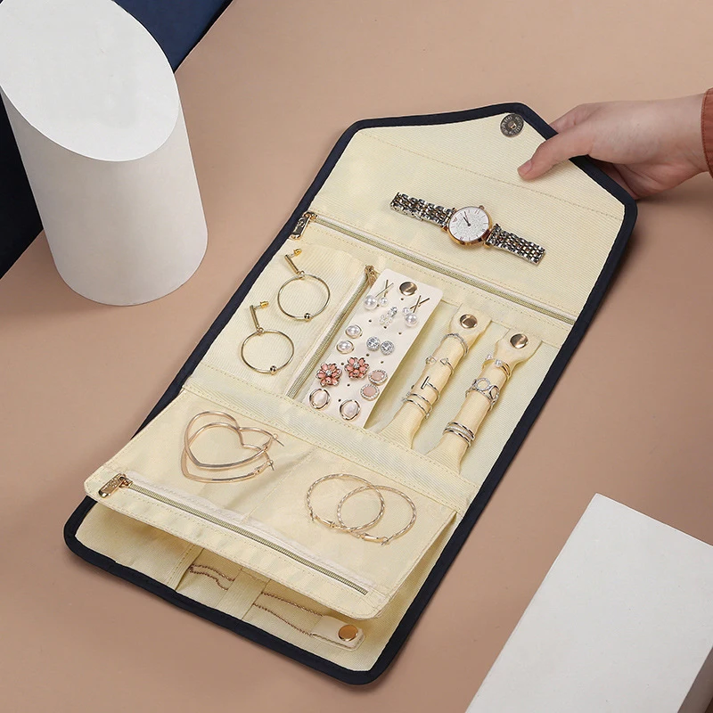 Roll Foldable Jewelry Case: Your Travel Companion