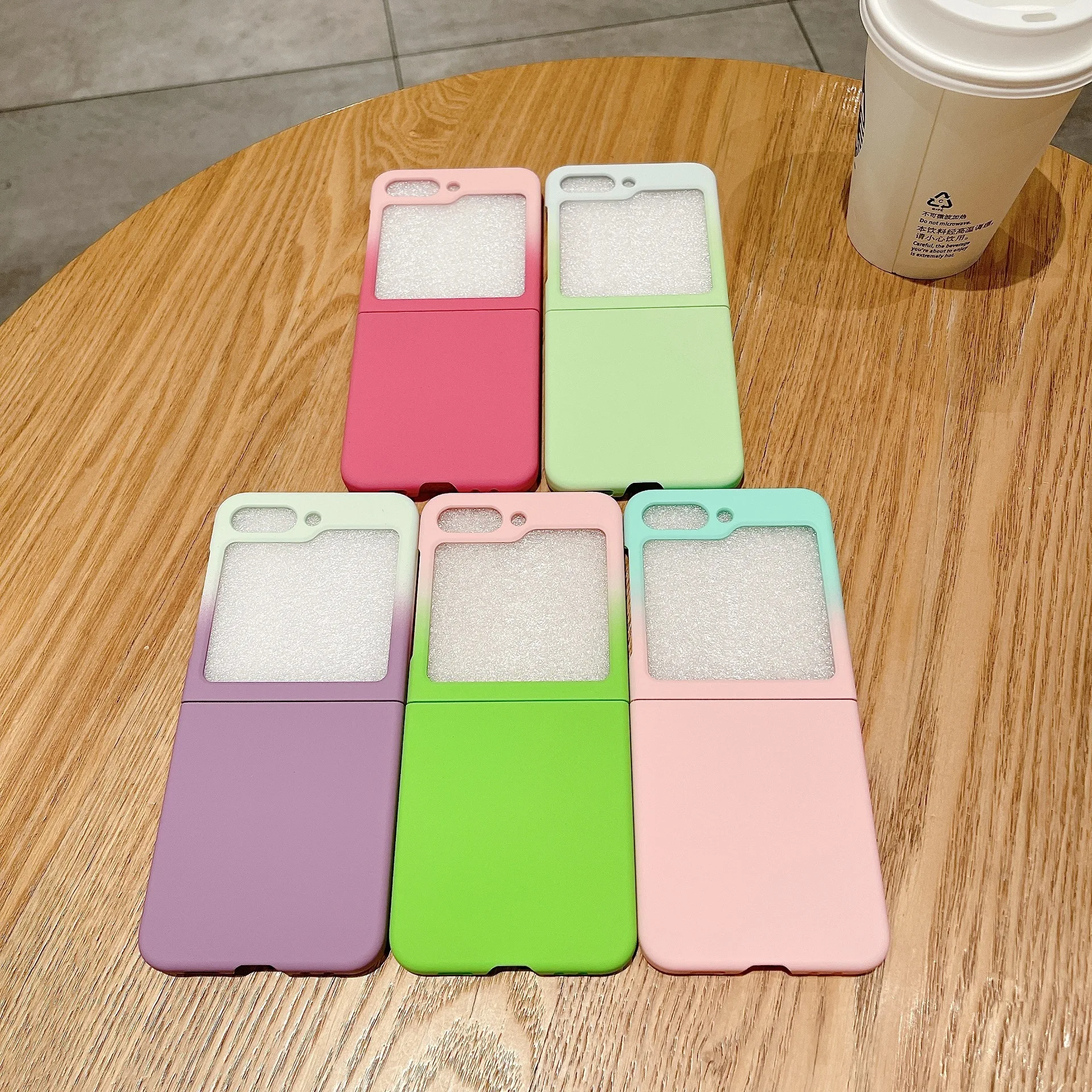 

Fashion Gradient Two-tone Folding Phone Case For Samsung Galaxy Z Flip 5 4 3 Two-section PC Hardshell Anti-fall Protection Cover