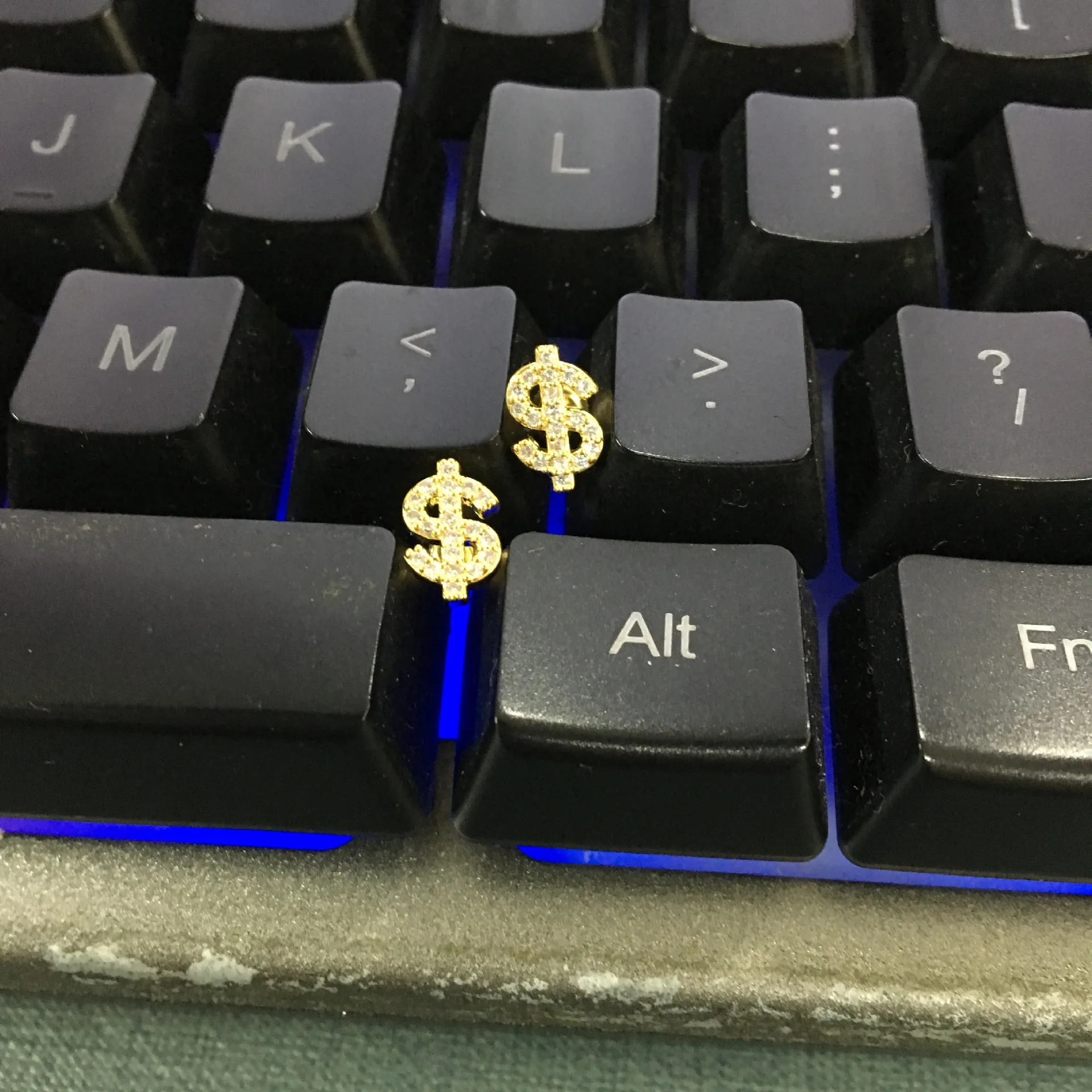 2024 New US Dollars Shape Mirco Pave Bling Iced Out Prong Setting Brass Earrings Fashion Hip Hop Jewelry BE062