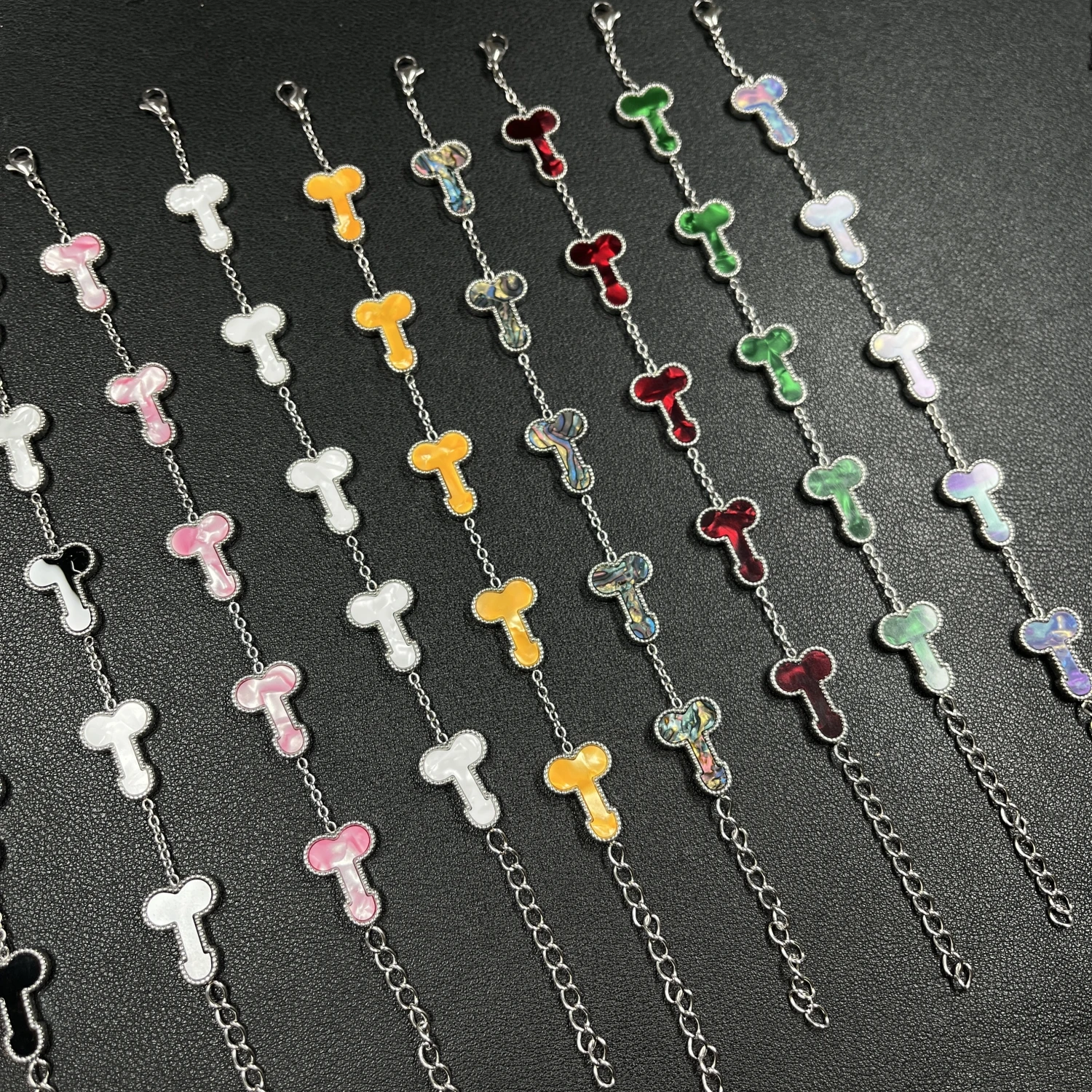 Luxuriöses Hip-Hop-Punk-Armband aus Titanstahl mit Genital-Motiv für Männer und Frauen, Y2K-Accessoires. – Detail 1