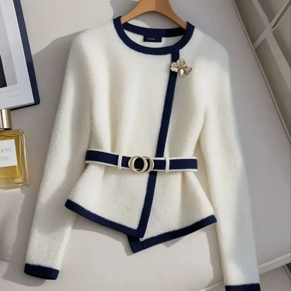 بلوزة نسائية