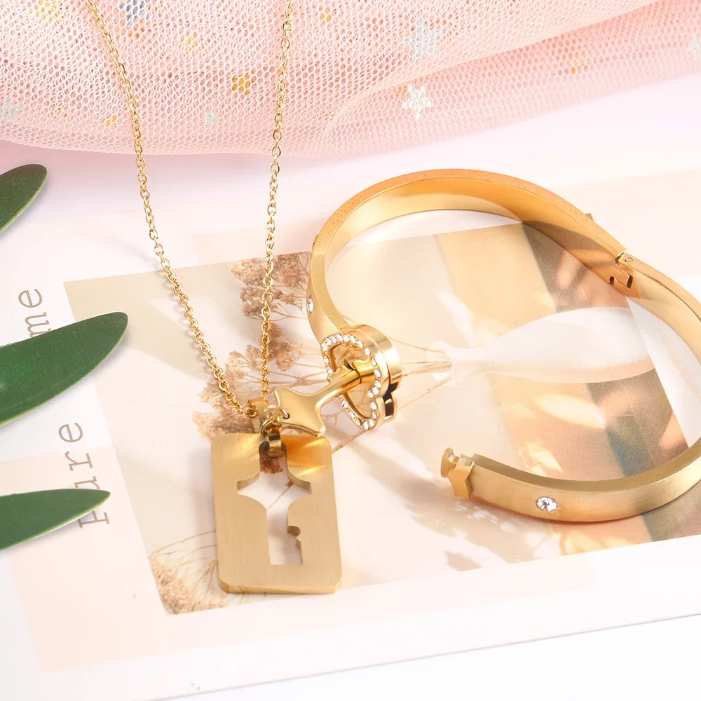 Couple Jewelry Stainless Steel Bracelet Love Heart Lock Bracelets Key Pendant Necklace for Women Men Couples Set Jewelry Gift