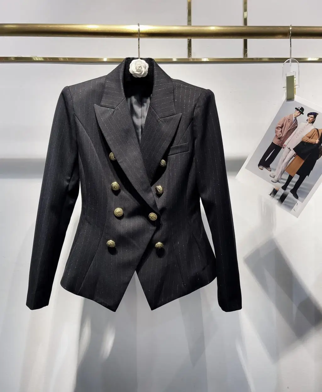 

Женский двубортный блейзер в черную полоску, Осень-зима 2023