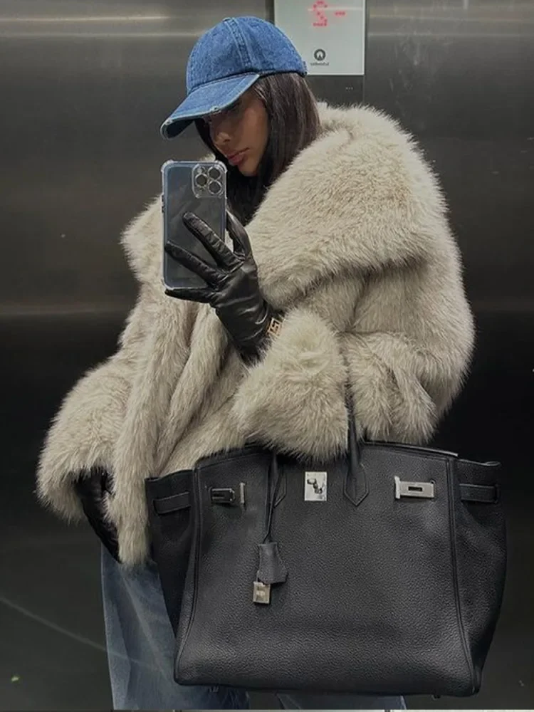 

Winter Warm Fur Coat Women Elegant Turndown Collar Long Sleeve Short Coats Female 2023 Fashion Streetwear Creamy White Outwear