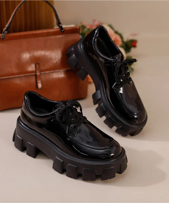 Mocassini donna stile britannico con zeppa in pelle_voghion.com