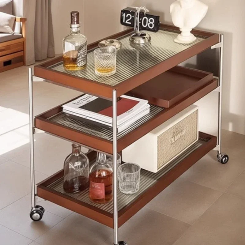 طاولة زاوية بجانب السرير بسيطة، عربة دوارة قديمة ل...