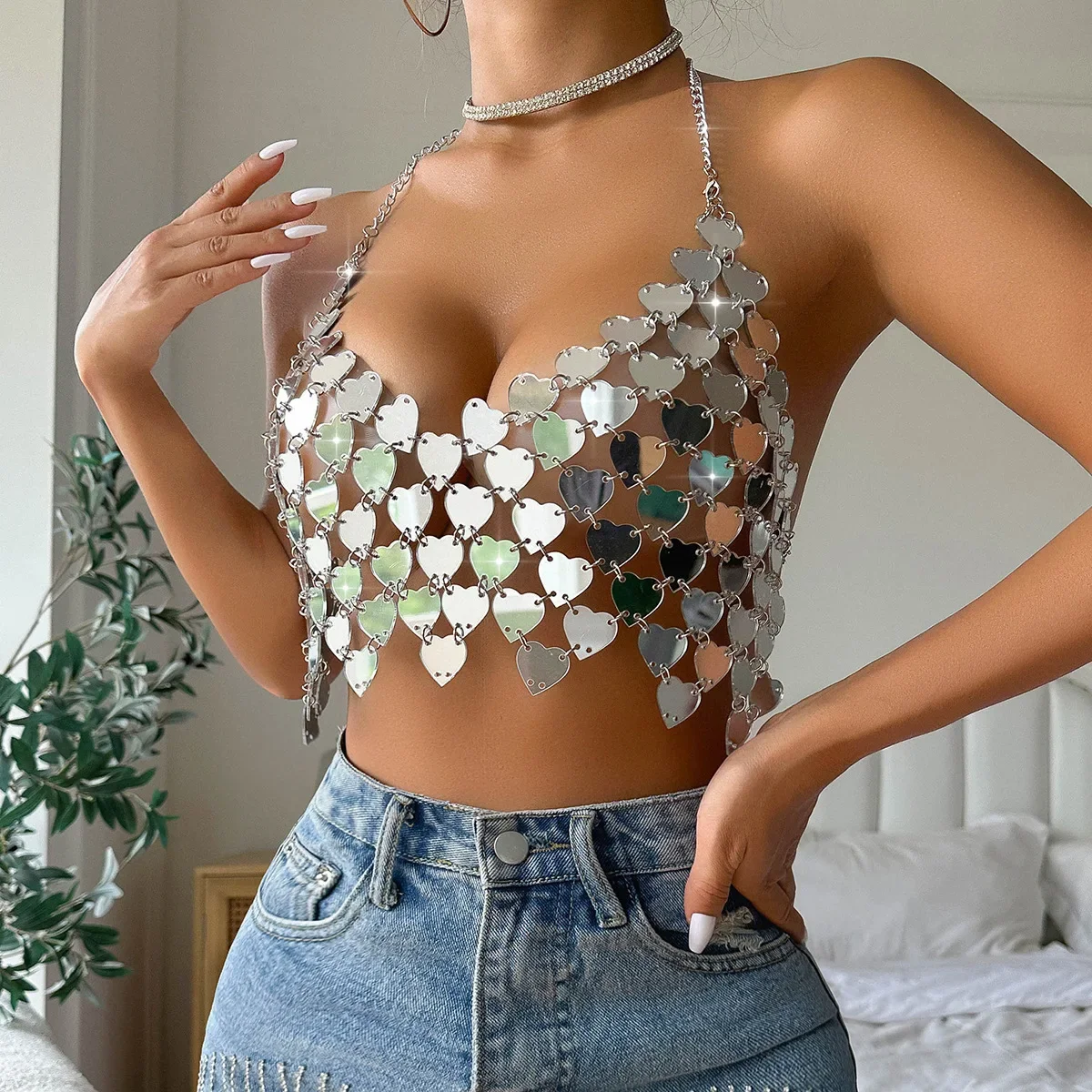 

Heart-Shaped Acrylic Sequin Crop Tops for Women - Sexy Backless Hollow V-Neck Halter Tank Top Ideal for Rave Parties Clubwear