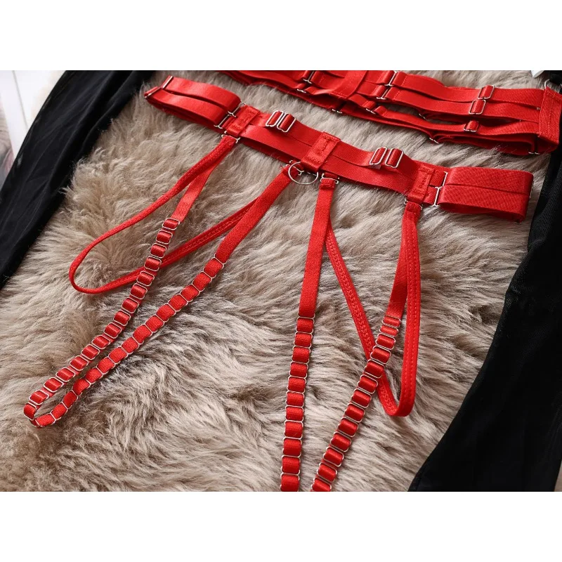 mesh top detail with hollow design