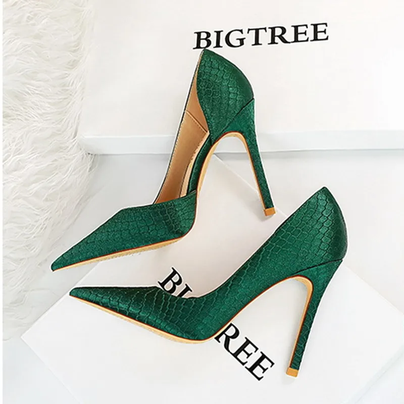 Silk Pointed Heel Shoes Women Thin Heel High-heeled Satin Elegant High Heels Shoes Plus Size 42 43 Hollow Pumps
