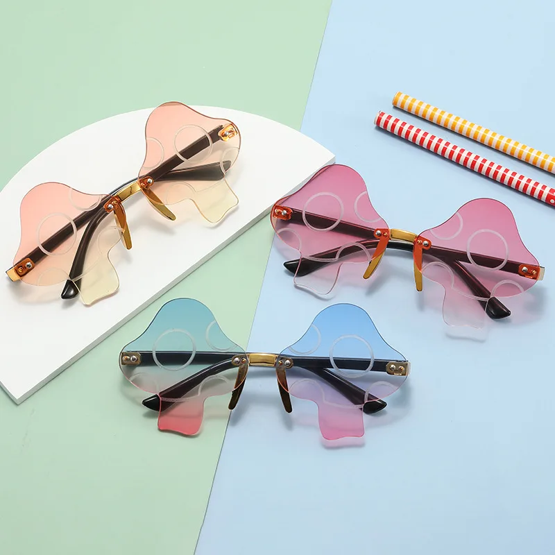 

New Women Oval irregularity Sunglasses Funny Personality Mushroom Shaped Glasses Party Christmas Funny Gift Eyewear