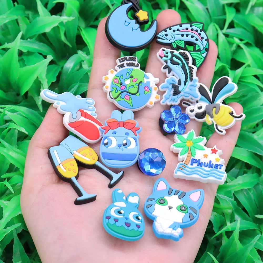 12pcs Cartoon One Piece Shoe Charms Décoration pour Bricolage Croc Clog  Sandales Accessoires