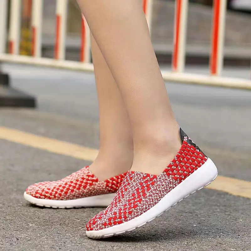 

Новинка, женская летняя искусственная плетеная обувь, мягкая подошва, Нескользящая дышащая ткань, слипоны для мам, бесплатная доставка, повседневная обувь