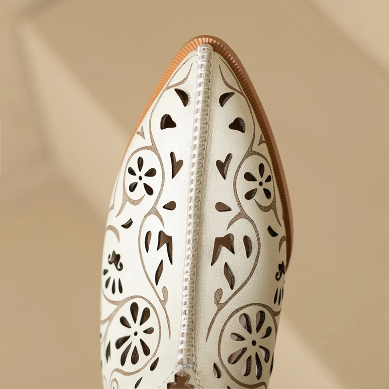 2024 Women's New Spring/Summer Pointed Retro Genuine Leather Hollow Carved Large Heel Baotou Comfortable Muller Slippers