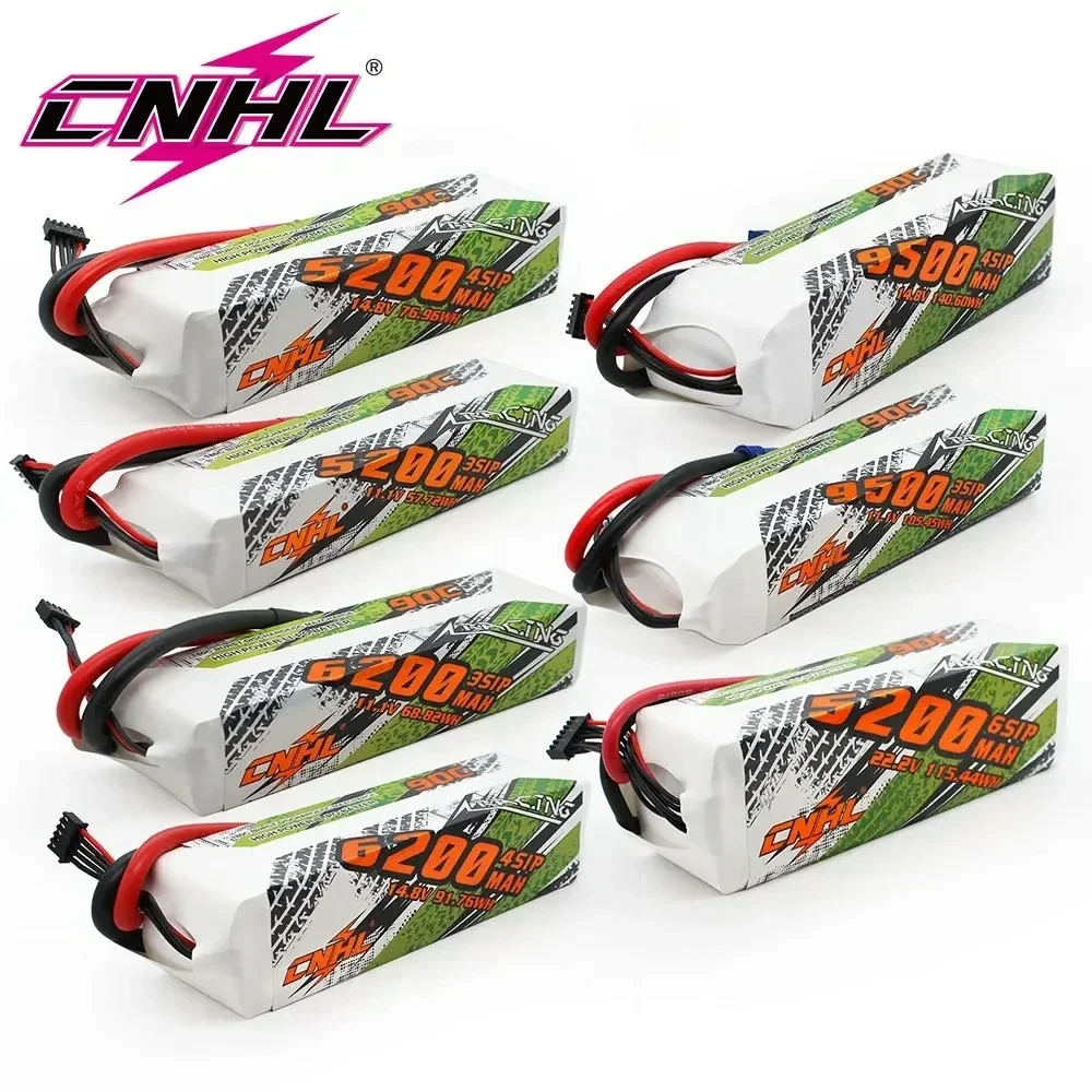 Batterie Lipo CNHL 4S 14.8V 90C inclinée, affichant les spécifications 5200-9500mAh sur l'étiquette.