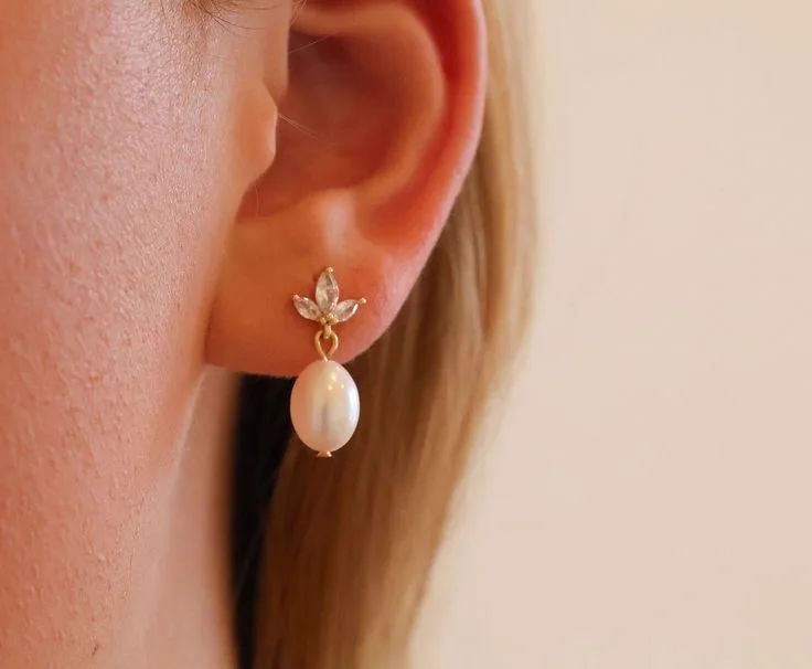 Sweet Imitation Pearl Charm Cubic Zirconia Leaf Earrings Womens Party Jewelry