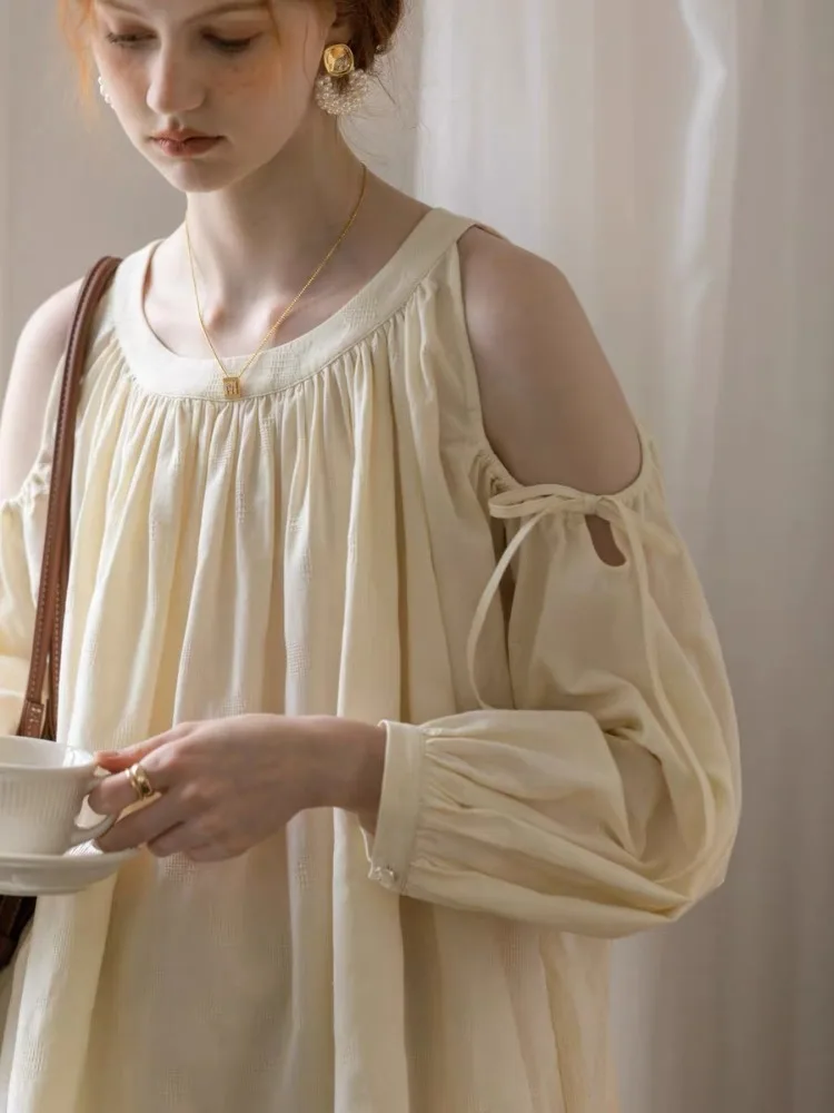 

ADAgirl Elegant Lantern Sleeve Shirts Women O-neck Shirr Beautiful Blouses Female Korean Fashion Vintage Autumn Clothes Chic
