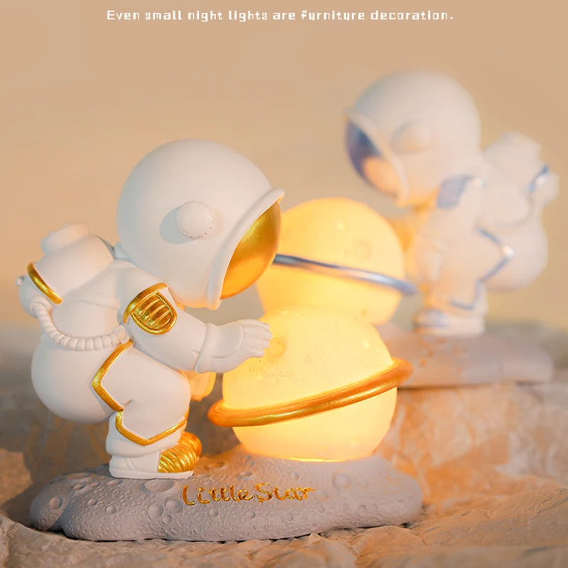 Kawaii Astronaut Planet Lamp - Limited Edition