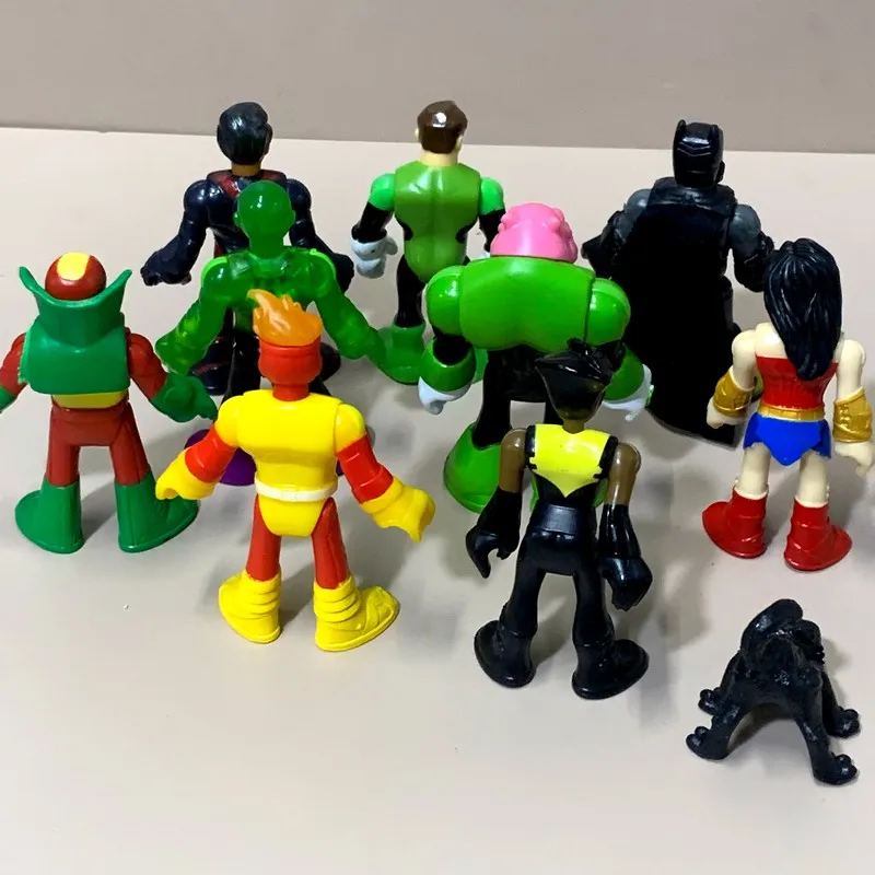 【Figumania】 Amazon.com: Imaginext 20th Anniversary Throwback Series 2.5 Inch