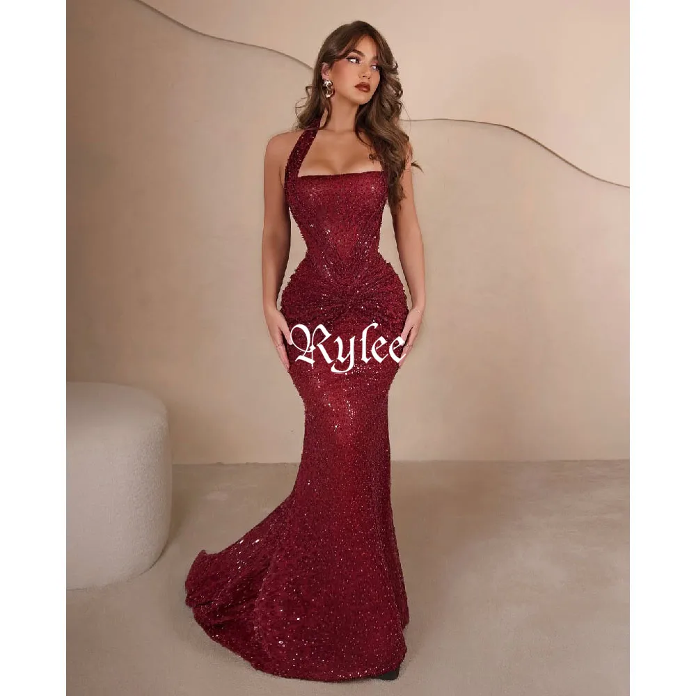 فستان خمري لامع بتصميم ميرميد فاخر