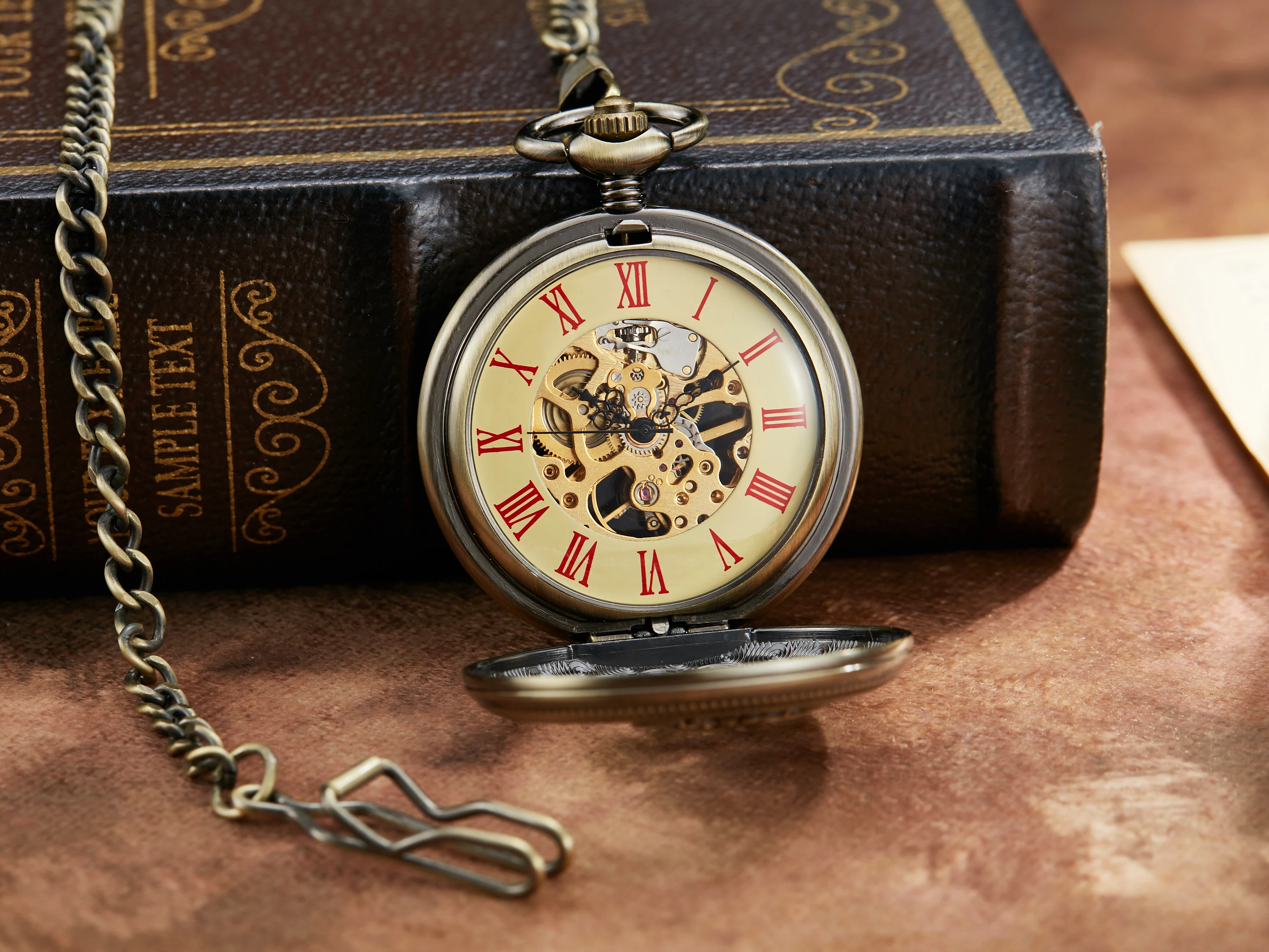 Рисунок 2 - Часы наручные механические в стиле «стимпанк»