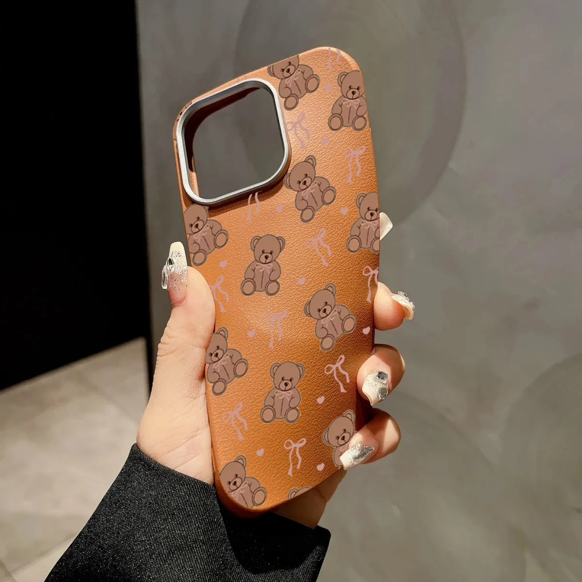 Heart-Shaped Bow Bear Design Case - Cute and Stylish Smartphone Cover