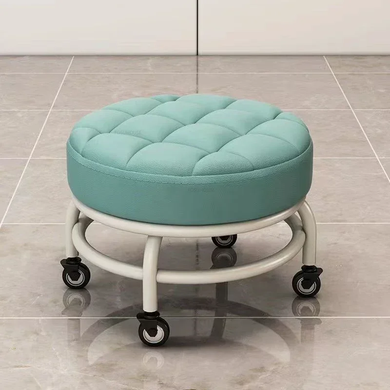 Luxury Small Pedicure Chairs Creative Salon Furniture Home Soft Bag Round Low Stool with Wheels Beauty Salon Professional Chair