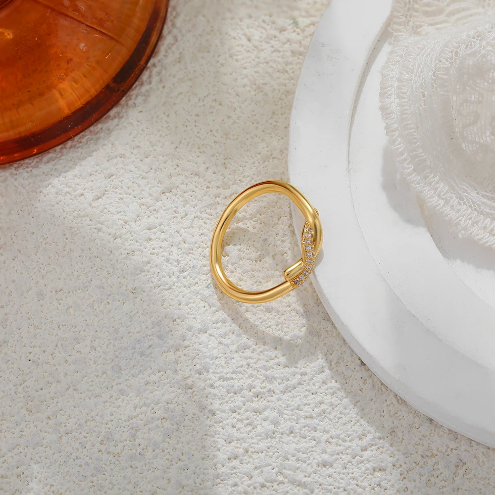 New Designer Style Twist Knot Rings for Women Inlaid Cubic Zirconia Stainless Steel 18K Gold Plated Wedding Ring Fashion Jewelry