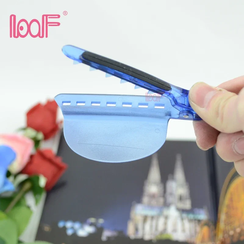 LOOF 2pcs/bag NEW 2 IN 1 hair salon heat protector shield + Sectioning clips for Hairdressers Salon speed Hair Crocodile clip