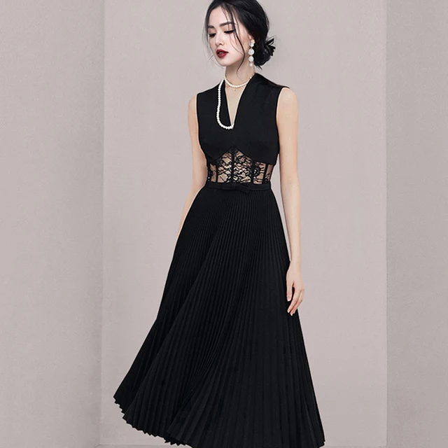 Runway-Inspired Elegance: The Runway Party Dress 2024