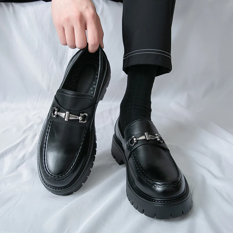أحذية رجالية جديدة كاجوال بدون رباط ذات نعل سميك لزيادة الطول، أحذية جلدية أنيقة للأعمال، أحذية رسمية للرجال للارتداء الخارجي