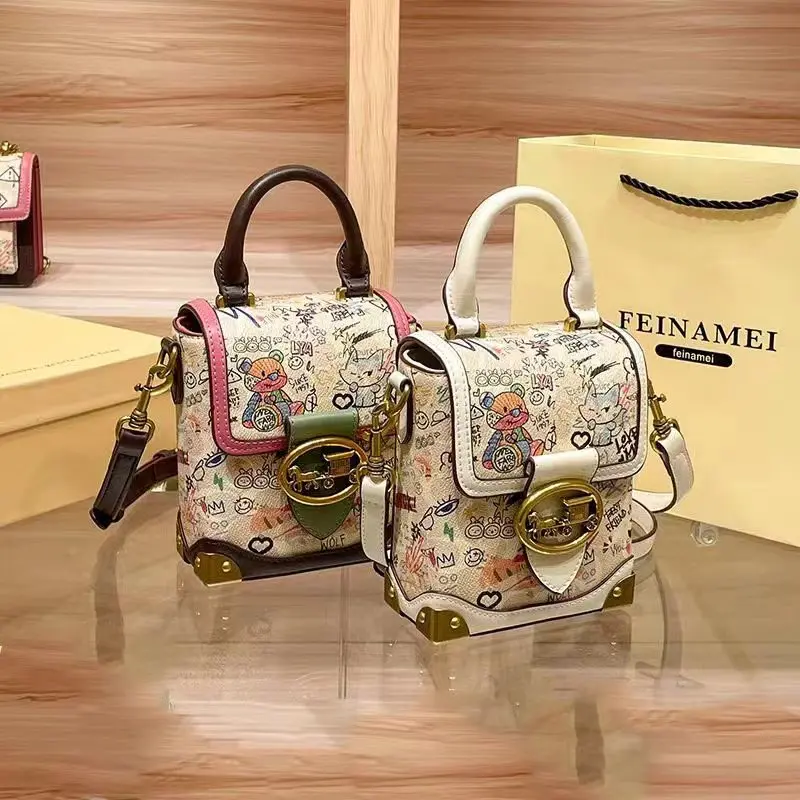 

2024MKJ Luxury Brand High-end Cartoon Teddy Bear Graffiti Phone Bag, Fashionable Niche Mini Cute One Shoulder Crossbody Bag