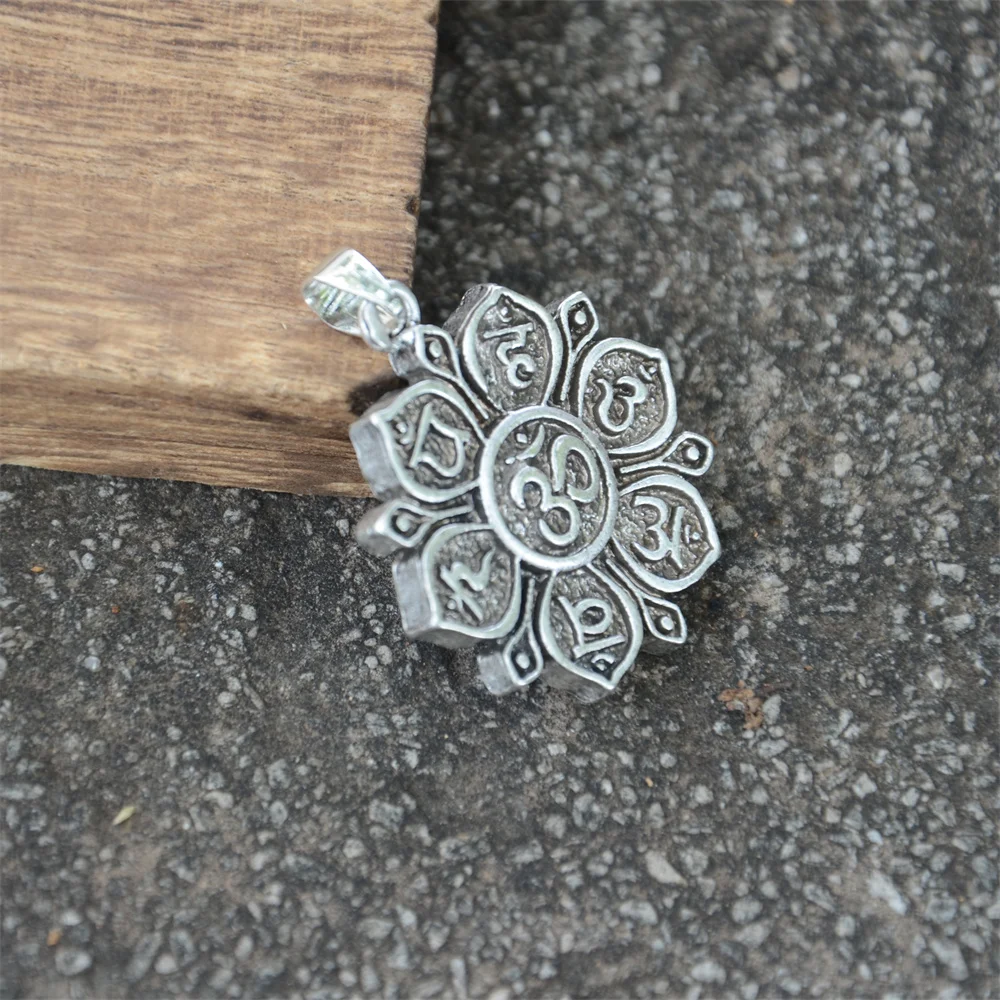 VASSAGO Collana Con Fiore Di Loto E Simbolo Om - Ciondolo Yoga In Acciaio Inossidabile Per Donne E Ragazze, Regalo Spirituale