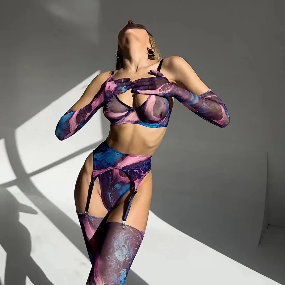 Рисунок 4 - Женское нижнее белье Tie Dye