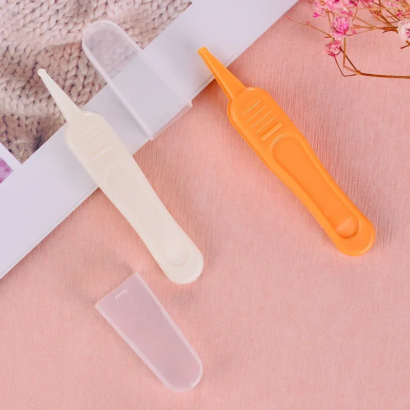 1PC Baby Nose Navel Cleaning Kids Safety Care Round Head Clamp Infant Tweezers Ear Nose Nasal Cleaner Clip Clean Tweezers Tools images - 6